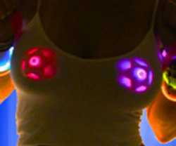 fleshformula:  awesomeshityoucanbuy:  Light Up Nipple PastiesHighlight