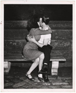 fuckyeahvintage-retro:Lovers embracing on bench in Central Park.