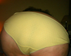 pinkbbw:  wickedlywenchy:  BUTT!!!  Holy Shit that a beautiful
