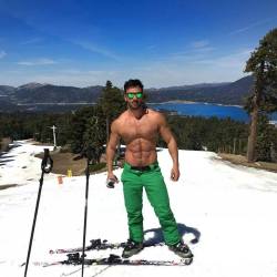 naked-yogis:  Spring skiing - shirtless muscle bound skier enjoying