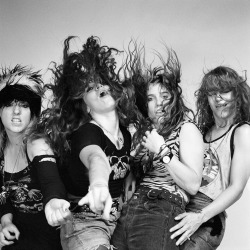grungebook:  Awesome news: L7 are considering a reunion! Learn