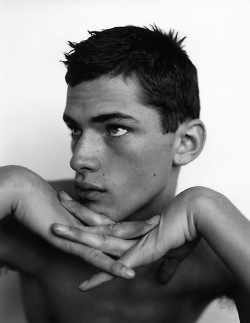 jihelle:  Sean O'Pry photographié par Cliff Watts 