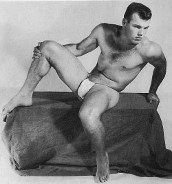 fuckyeahvintageguys:  Tons of Vintage Pics at Fuck Yeah Vintage