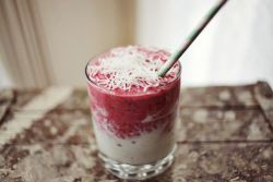 fattributes:  Raspberry Coconut Smoothie