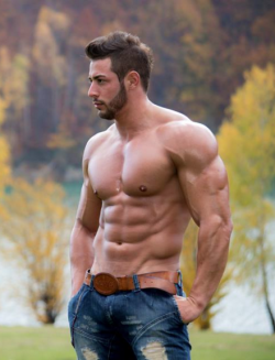 Sexy muscle guys