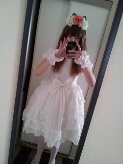 motiveforcosplay:  Finally getting into lolita and it’s so
