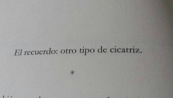 Llevo sarcasmo hasta en la sonrisa