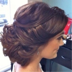 Fell in love with this hair style,  clean and elegant Pose by