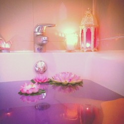 iprefergin:  Just had a super long #lush relaxing bath and now