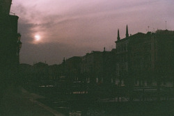vollaire:  untitled by neamoscou on Flickr. 