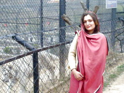 riyandramorous:  fuckmydesiwife: Beautiful Pakistani bhabi exposing 