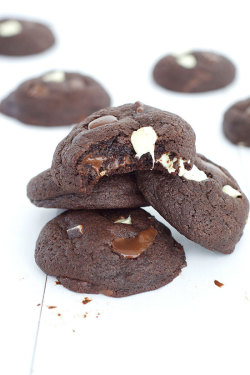 nom-food:  Triple chocolate chunk cookies