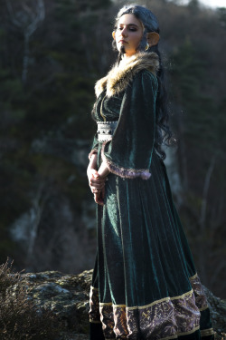 throllinoakenshield:  Lady Dís cosplay made and worn by me 