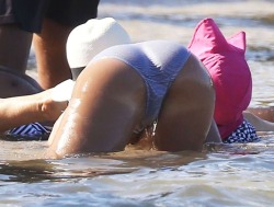 cebbit:  Which photo of Jessica Alba’s ass is the best? Vote