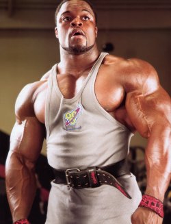 muscleslave46:  one of my favorites  The massive Brandon Curry.
