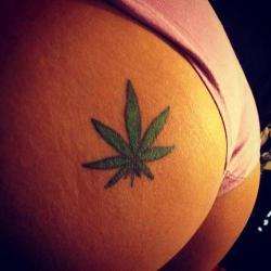 smokefumes:  yungshorty:  若い  ☯smokefumes☯