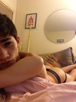 ratosgay:  boyzwhat:  æ♥  I Love boys in jockstrap