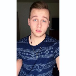 chasers17:Dyed that hair ✌🏼️