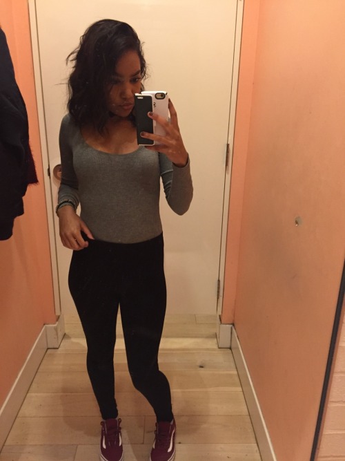 g0ldie8:  fitting rooms always call for pictures