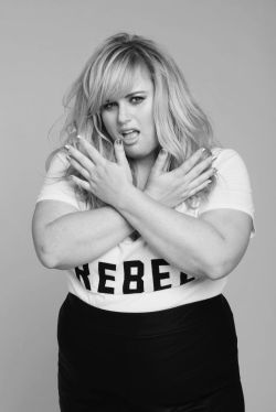 Maszületettausztrálcsaj: Rebel Wilson (1980)Koszorúslányok, Tökéletes hang, Pain &amp; Gain, Hogyan legyünk szinglik