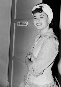 longtallsallyd:  Ingrid Bergman outside her dressing room in
