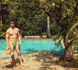 amazingmalenudity:  Steve Grand