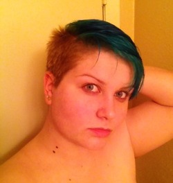 chlorogirl:  Some preliminary photos of my new blue ‘do!