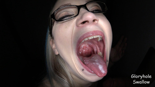 You could drive a Mac truck down this chick’s throat!Â  She took the cocks deep and got plenty of cum during her first Gloryhole adventure.