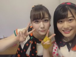 hkt48g: Murashige Anna (Team KIV), Oda Ayaka (Kenkyuusei)