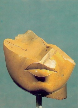nevesnevele:  Fragment of the Face of a Queen (ca. 1353-1336 B.C.,