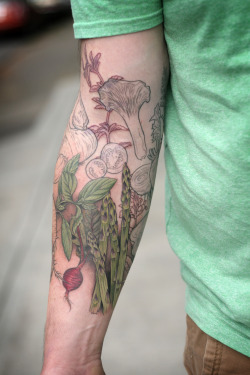 wonderlandtattoospdx:  progress shot of a chef’s culinary sleeve