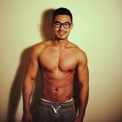 evianguy:  Hawt Asian Stud!