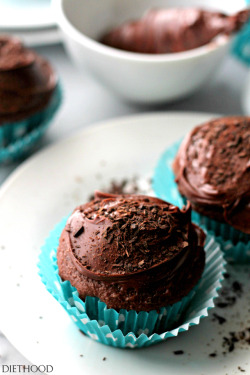 confectionerybliss:Devil’s Food Cupcakes with Chocolate FrostingSource: