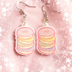 cultdoe:  Rainbow Doughnut Earrings ů 