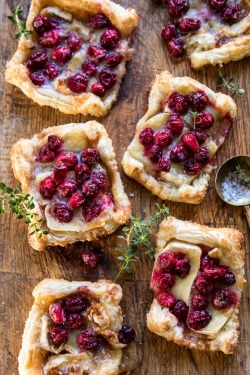 sweetoothgirl:    cranberry brie pastry tarts
