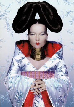 bjorkfr:Björk par Nick Knight - pochette Homogenic (1997)mise