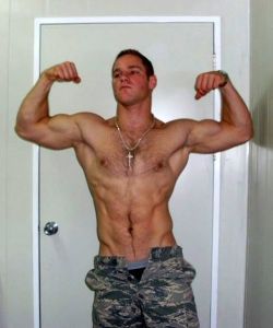 ksufraternitybrother:  OH FUCK YEAH! MILITARY MEN AR ALWAYS WELCOME!!!
