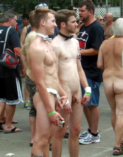 nakedblokes:  naked blokes. follow. ask. submit. archive.