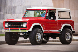 utwo: 1966 Ford Bronco © Barrett Jackson 