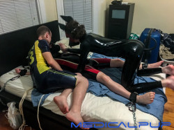 medicalpup:  Puppy play session with BostonKoda and Robofux