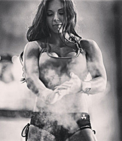 crossfitters:  Beauty and Sexy Fit. Rita Benavidez. knoxxfit