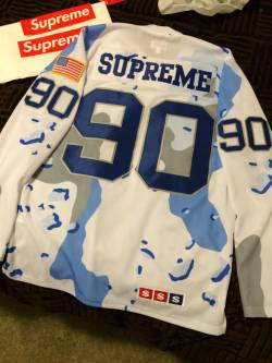 i-like-supreme:  Supreme 