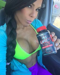 musclegirlsinmotion:  @yarishna ‪#‎LIPO6Rx‬ ☑️ Promotes