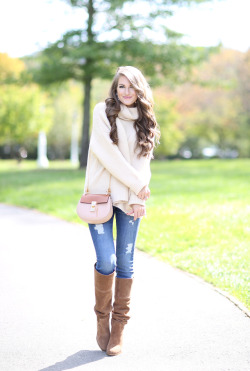 lillyandleopard:  Caitlin Covington, Southern Curls and Pearls