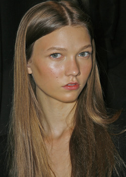 hausofbhd:  Karlie Kloss backstage Hermès Spring 2009 