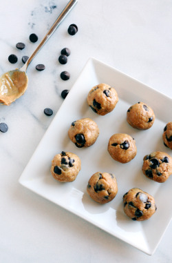 fullcravings:  Healthy Peanut Butter Protein Bites   Like this