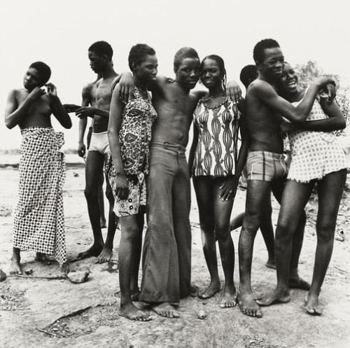 moma-photography:Friends, Malick Sidibé, 1976, MoMA: PhotographyGift