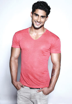 menofindia:  Prateik Babbar