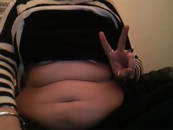 tummyproject:  chessieness: this belly comes in peace.  /submit