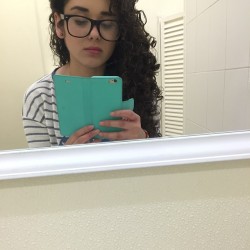 Liquor store bathroom selfies because fuck it.✌️ #Oxxo #BathroomSelfie